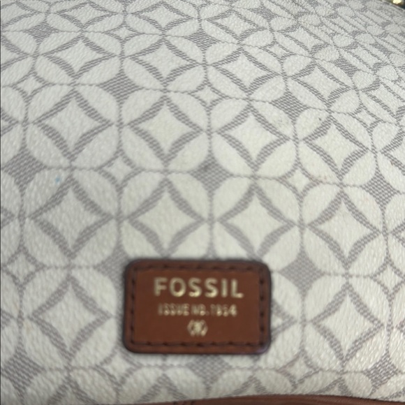 Fossil Sadie Crossbody Bag w/ Multiple Compartments in Bone White Coated Canvas - Picture 6 of 10